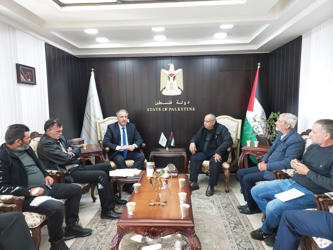 قضية الشهداء المحتجزة جثامينهم تشكل الأولوية في الخطاب الإعلامي الفلسطيني-الحياة الجديدة