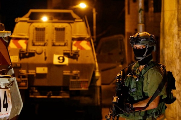 الاحتلال يعتقل مواطنا شمال شرق قطاع غزة-الحياة الجديدة