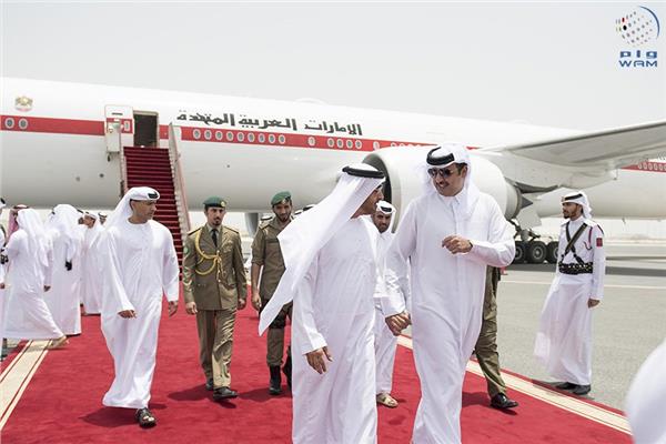 محمد بن زايد يصل إلى الدوحة في زيارة رسمية لقطر