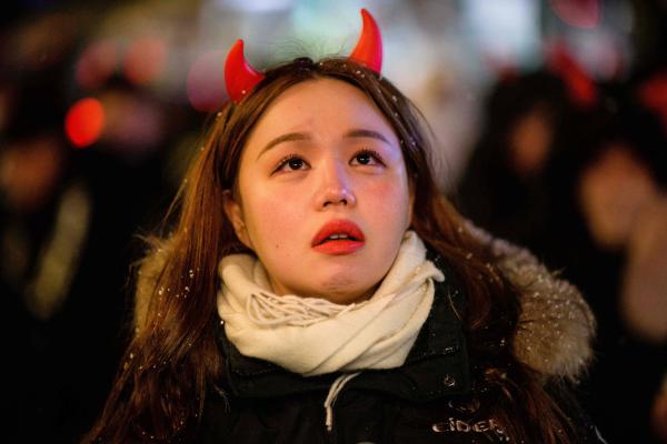 سون يعتذر للجماهير الكورية الجنوبية