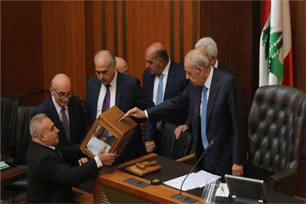 البرلمان اللبناني يفشل للمرة التاسعة في انتخاب رئيس جديد للبلاد
