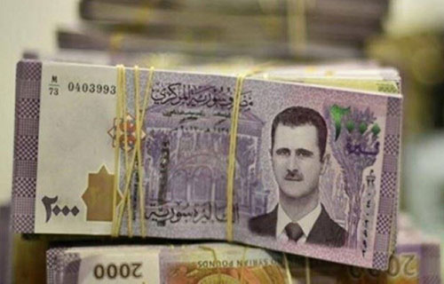 تفاقم أزمة المحروقات في سورية والليرة تتدهور في السوق السوداء