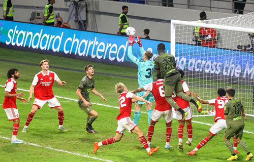 أرسنال يهزم ميلان ويحرز كأس سوبر دبي