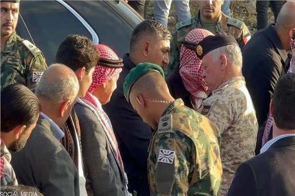 ملك الأردن يتقدم مشيعي جثمان العقيد عبدالرزاق الدلابيح