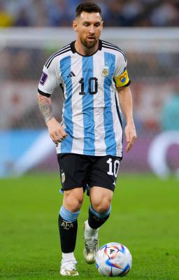 ميسي يستحق التواجد في النهائي