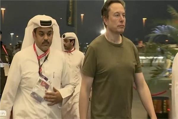 إيلون ماسك يتابع نهائي كأس العالم في استاد لوسيل
