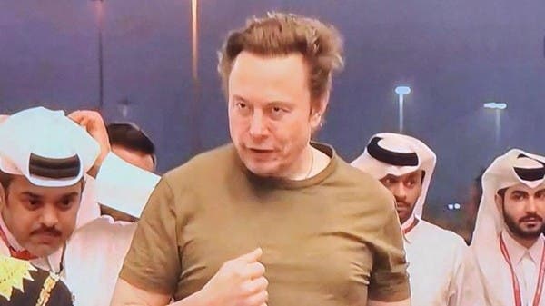 بقميص رخيص وشعر منكوش.. ضجة حول مظهر ثاني أغنى رجل بالعالم بنهائي المونديال