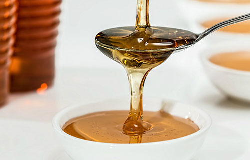 العسل الفلسطيني يفوز بالمركز الأول في مسابقة عربية