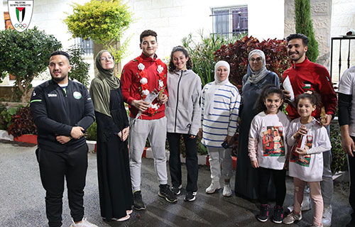 استقبال حافل لبطل آسيا للكاراتيه مصطفى بشارات