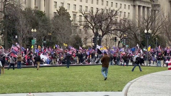 توصية تهدد ترمب.. وجمهوريون يتخلون عنه