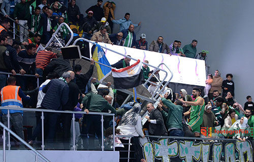 إصابة 27 مشجعاً في انهيار مدرج بصالة حسن مصطفى خلال لقاء كأس السوبر المصرية السلوي
