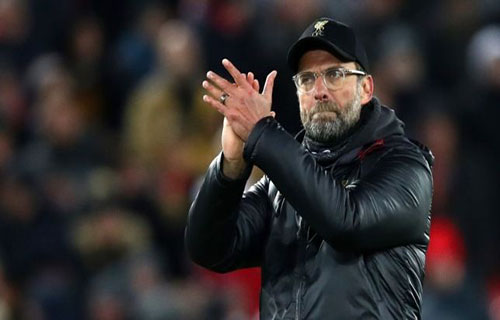 مدرب ليفربول سعيد باشتعال المنافسة في الدوري الإنجليزي