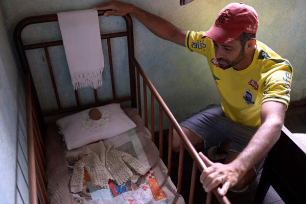 عشاق “الملك” يبحثون عن ذكريات في مسقط رأسه