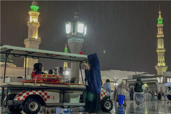 «إغلاق أنفاق.. وتعليق للدراسة»| السعودية تواجه موجة الطقس السيئ