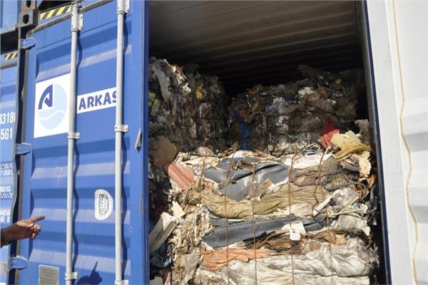 السجن 3 سنوات لوزير البيئة التونسي السابق بقضية “النفايات الإيطالية”