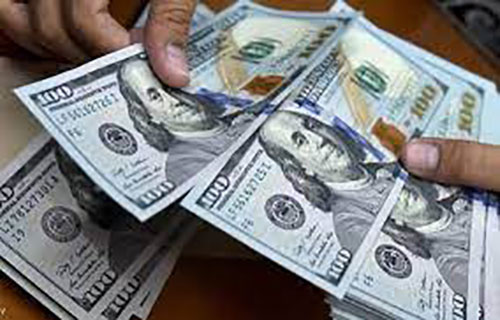 الدولار ينخفض مع تباطؤ التضخم في أوروبا