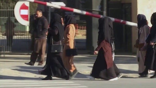 واشنطن تدرس خيارات دفع طالبان للتراجع عن قرار حظر عمل النساء