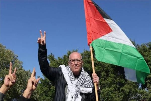 سفارة فلسطين: تجربة الأسير كريم يونس درس تاريخي في الصمود