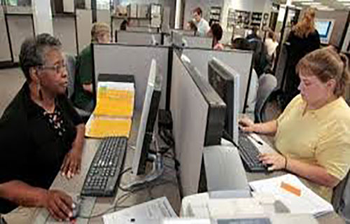 معضلة أميركا .. بين رفع الأجور واحتواء التضخم