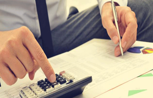“حماية المستهلك” تطالب الحكومة بالتدخل لدى البنوك لخفض الفائدة