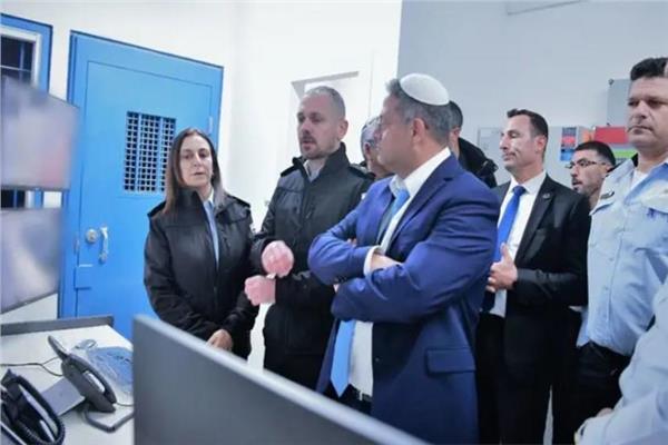 «انفجار داخل سجون الاحتلال».. كيف ستؤثر زيارة إيتمار بن غفير لسجن «نفحة» على الأسرى؟