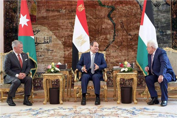 محمود عباس يصل القاهرة اليوم للمشاركة في القمة المصرية الأردنية الفلسطينية