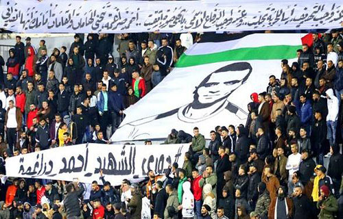جماهير الظاهرية تودع الشهيد سند سمامرة من فوق مدرجات ملاعب الكرة