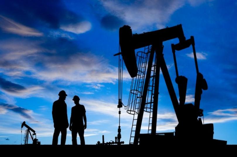 النفط يتحول مع صدور توقعات أوبك.. تفاؤل يشوبه عدم اليقين