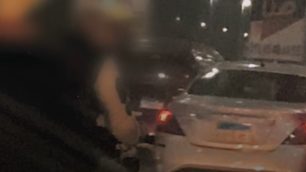 شاهد مطاردة مثيرة بين فتاتين ولصوص على دراجة نارية بمصر.. فكيف انتهت؟