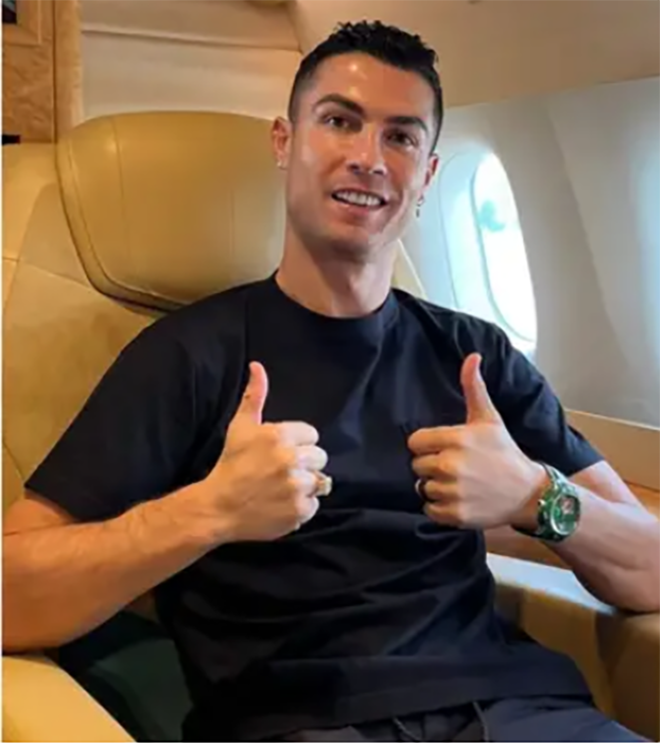 رونالدو يظهر بساعة يبلغ سعرها مليون دولار تقريبا