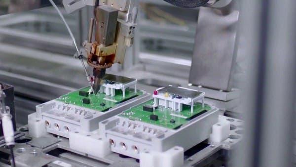 الصين تتجاوز قيودا أميركية على الرقائق الإلكترونية.. هل نتجه إلى حرب تكنولوجية؟