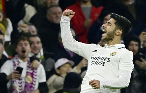 ريال مدريد يستعيد توازنه على أنقاض فالنسيا