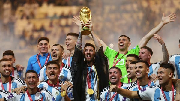 ميسي يكشف مصير “البشت” العربي.. وهذا مكانه