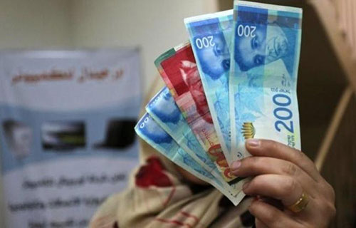 ثلثا العمال في فلسطين يتقاضون أقل من الحد الأدنى للأجور