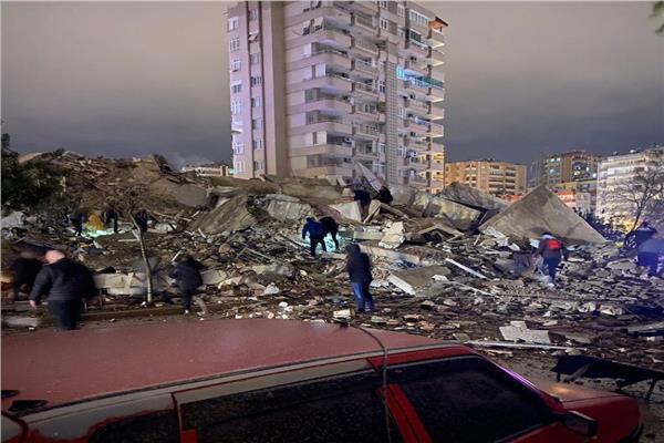 «البحوث الفلكية» يطمئن المصريين بعد زلزال تركيا المدمر