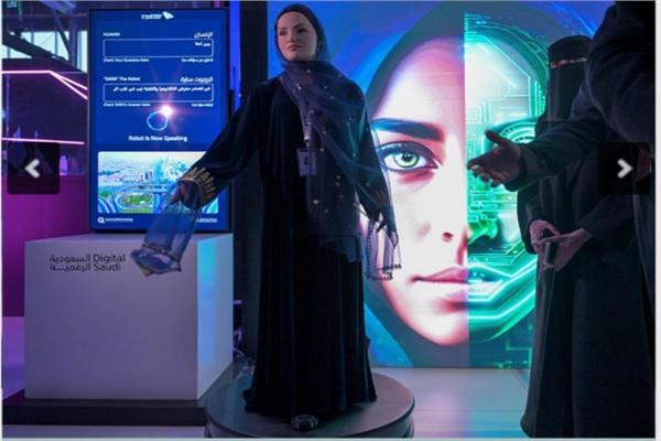 «سارة» أول روبوت سعودي يتحدث باللهجة العامية