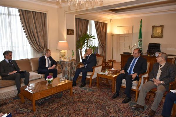 الأمين العام للجامعة العربية يستقبل ممثل الاتحاد الأوروبي لعملية السلام