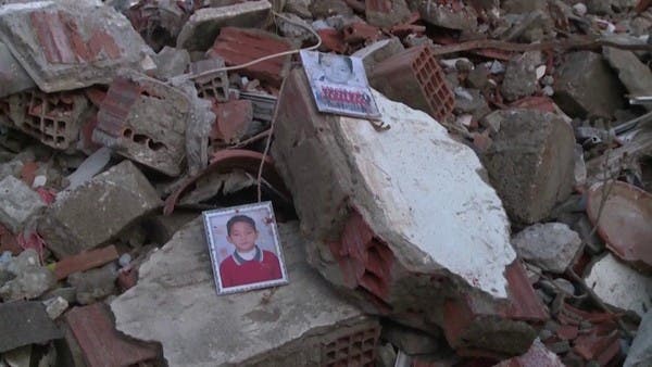 أطفال فقدوا جميع أفراد أسرتهم.. حالات خاصة أحزنت العالم