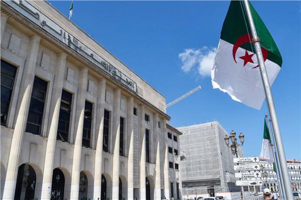 الجزائر تبحث تقديم المزيد من الدعم لضحايا زلزال تركيا وسوريا