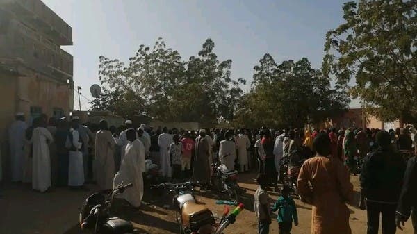 جريمة غامضة تزلزل السودان.. جثة رجل معلقة بمروحة وزوجته وأبناؤه قتلى تحت قدميه