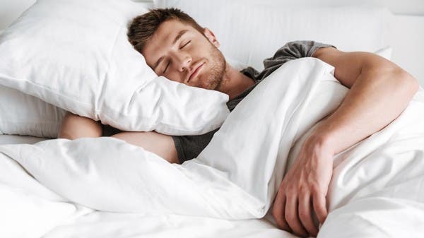 كورونا يلاحقك في نومك.. مخاطر تركها الوباء