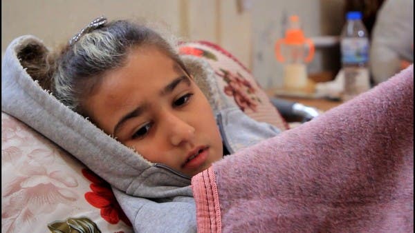 تفاصيل مأساة أحمد حمشو الذي فقد زوجته ومعظم أطفاله وأصبح بلا مأوى في العراء