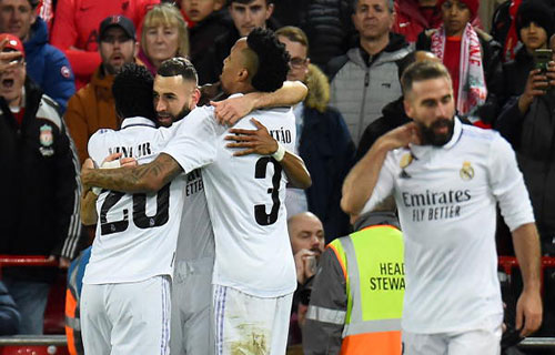 ريال مدريد يتوهج بـ “ريمونتادا” تُزلزل ليفربول ونابولي على مشارف انجاز تاريخي