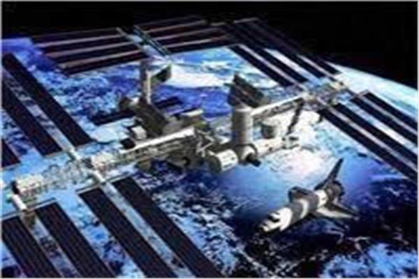 التحام مركبة روسية بمحطة الفضاء الدولية لإعادة رواد بعد حادث تسرب في مركبتهم