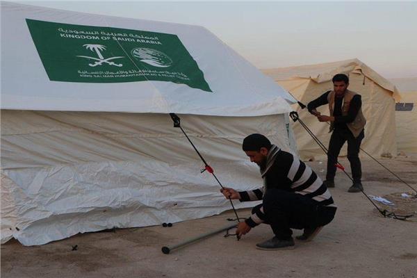مركز الملك سلمان للإغاثة يواصل توزيع المواد الإغاثية لمتضرري الزلزال بحلب