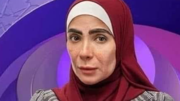 بوستر “تحت الوصاية” إساءة للنساء.. منى زكي بمرمى الانتقادات