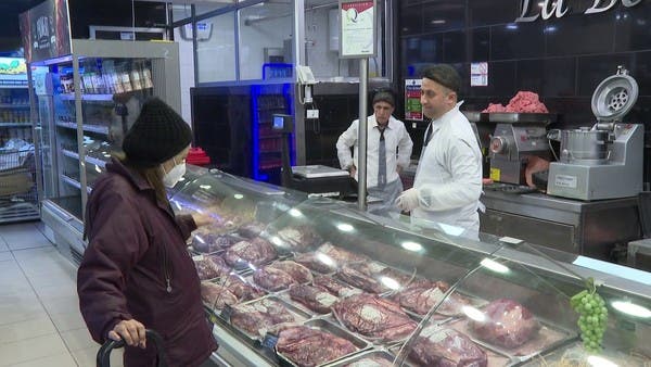 بدء دولرة الأسواق في لبنان.. شكاوى من جشع التجار