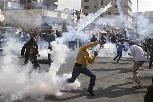 اندلاع مواجهات بين الفلسطينيين وقوات الاحتلال الإسرائيلي بالضفة الغربية