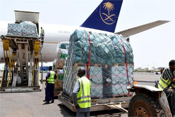 السعودية ترسل طائرتان إغاثيتان تحملان 168 طنًا لأوكرانيا