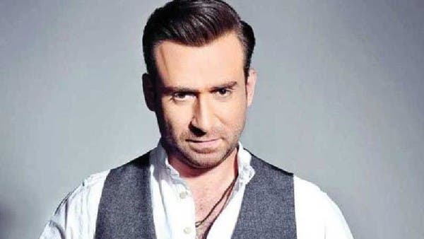 أجسد دوري ببدلة حديد وزنها 10كيلو